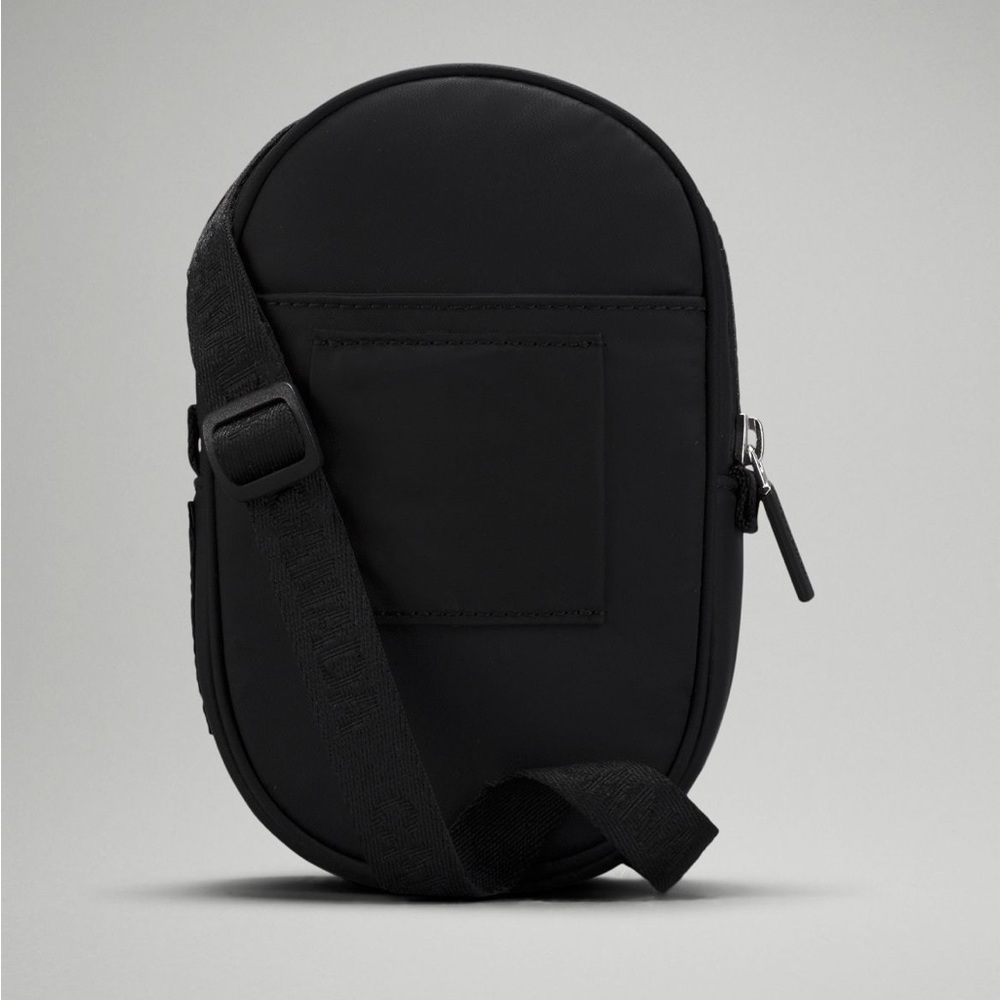 ❌SOLD❌Lululemon Future Legacy Crossbody Bag - Picture 5 of 7